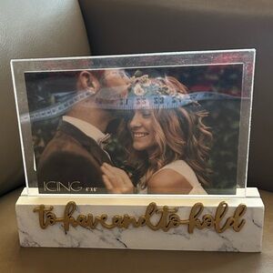 Icing Bridal 👰‍♀️🤵‍♂️Gold and Marble Photo Frame Size:4”x6”